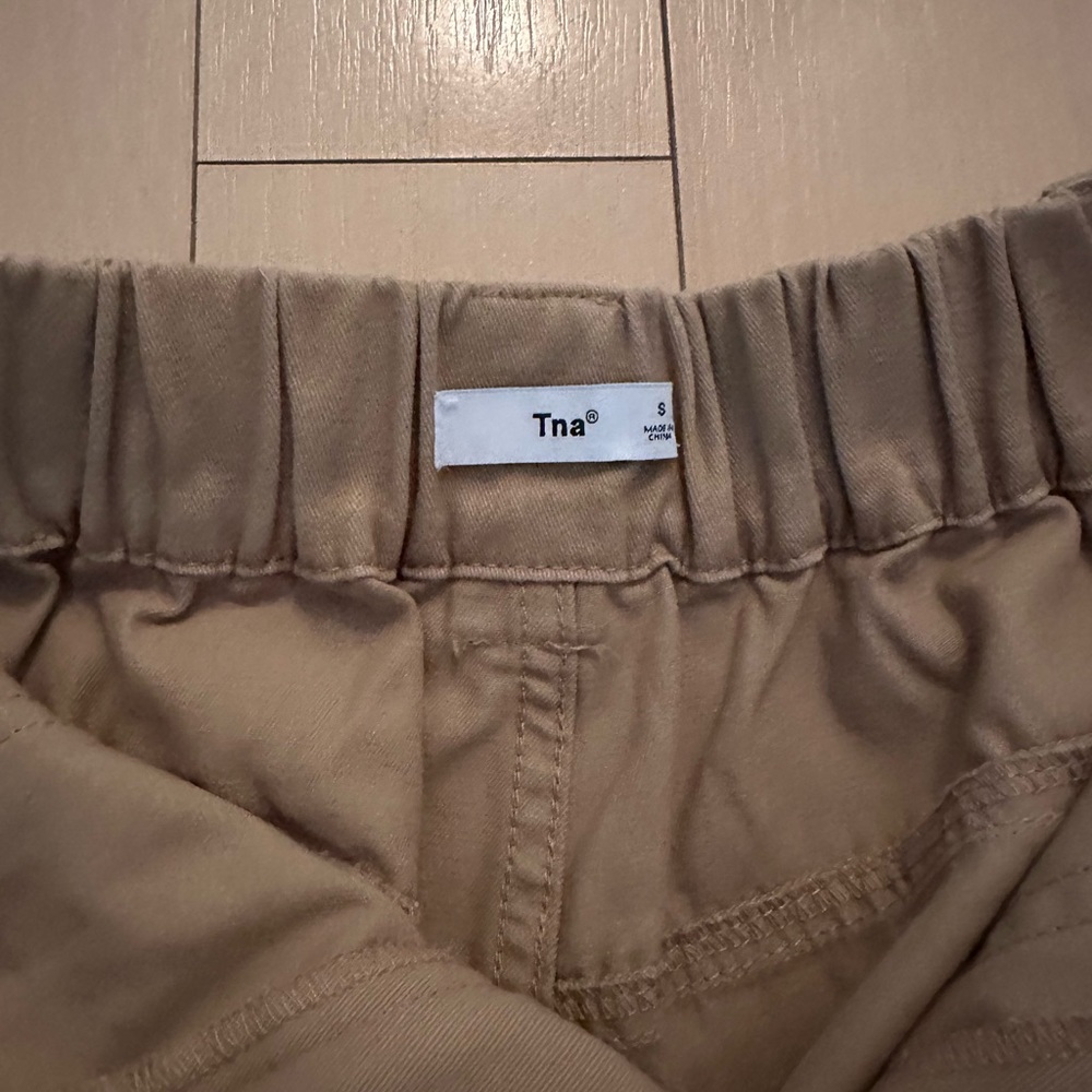 Aritzia TNA Cargo Jogger (Tan)